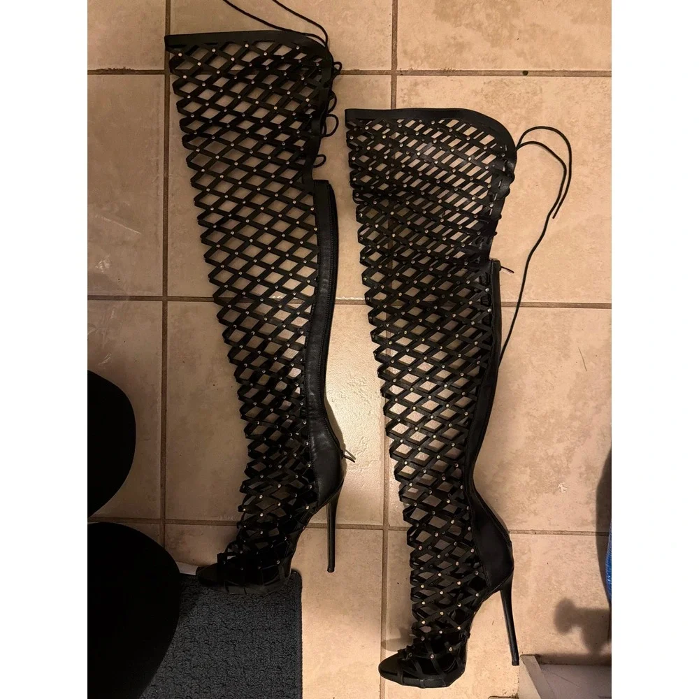 AKIRA black cage